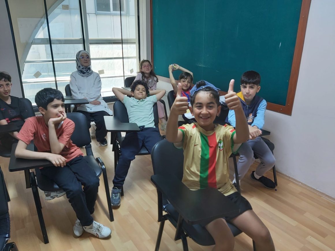 Manset-kursa-zarokan Akademy Akademy’s Kurdish Language Course for Children Continues!