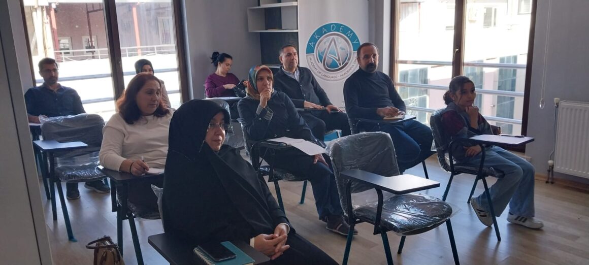 Yekemîn Qursa Xwendin û Nivîsandina Kurdî Hat Dayîn