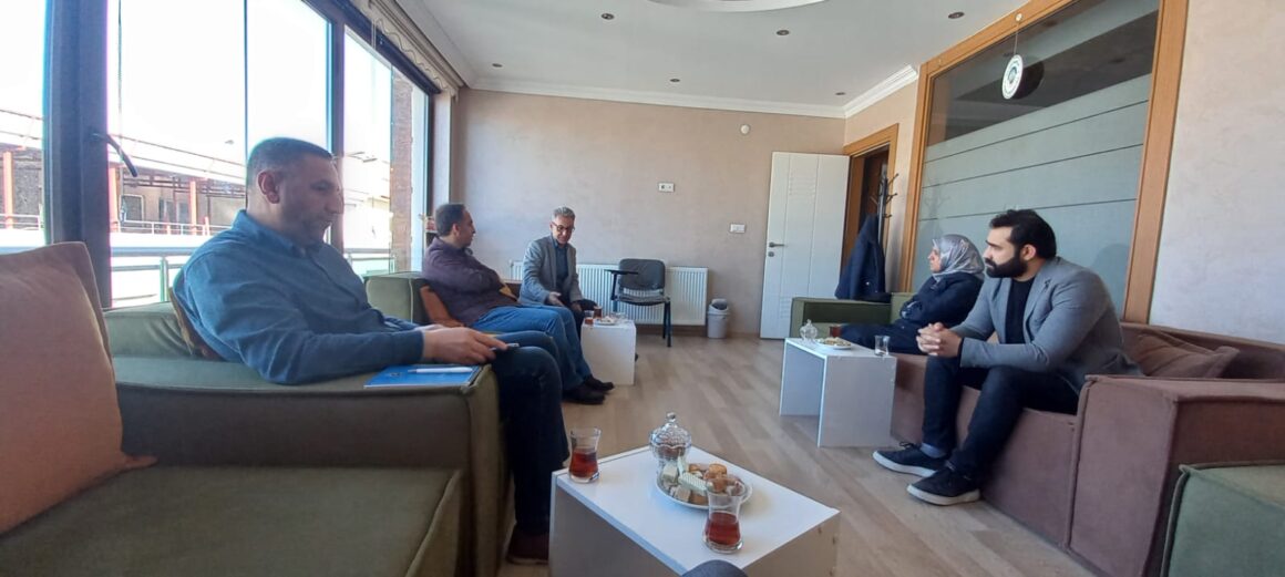 Daxwaza Zarok û Ciwana a Navdar Bûyîna Li Online û Xetereyên Wê