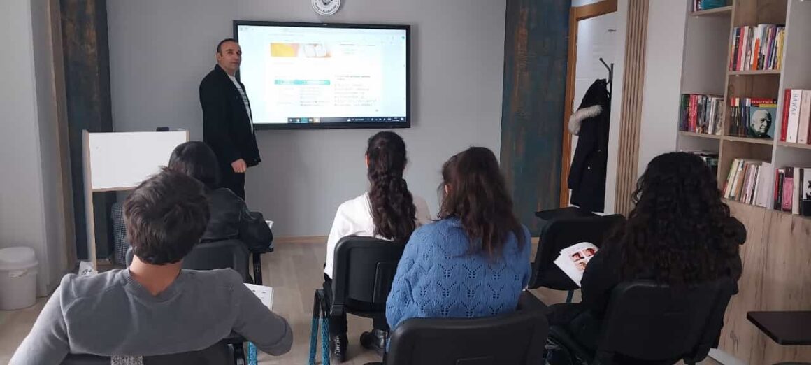 Bi Stran, Lîstik û Çîrokan Kursa Kurdî ya Xwendekarên Lîseyê Didome