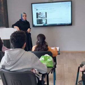 Kursa Îngilîzî ya Xwendekarên Dibistana Navîn Didome