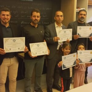 Xwendakarên Kursa Havînê Sertîfikayên Xwe Hilgirtin