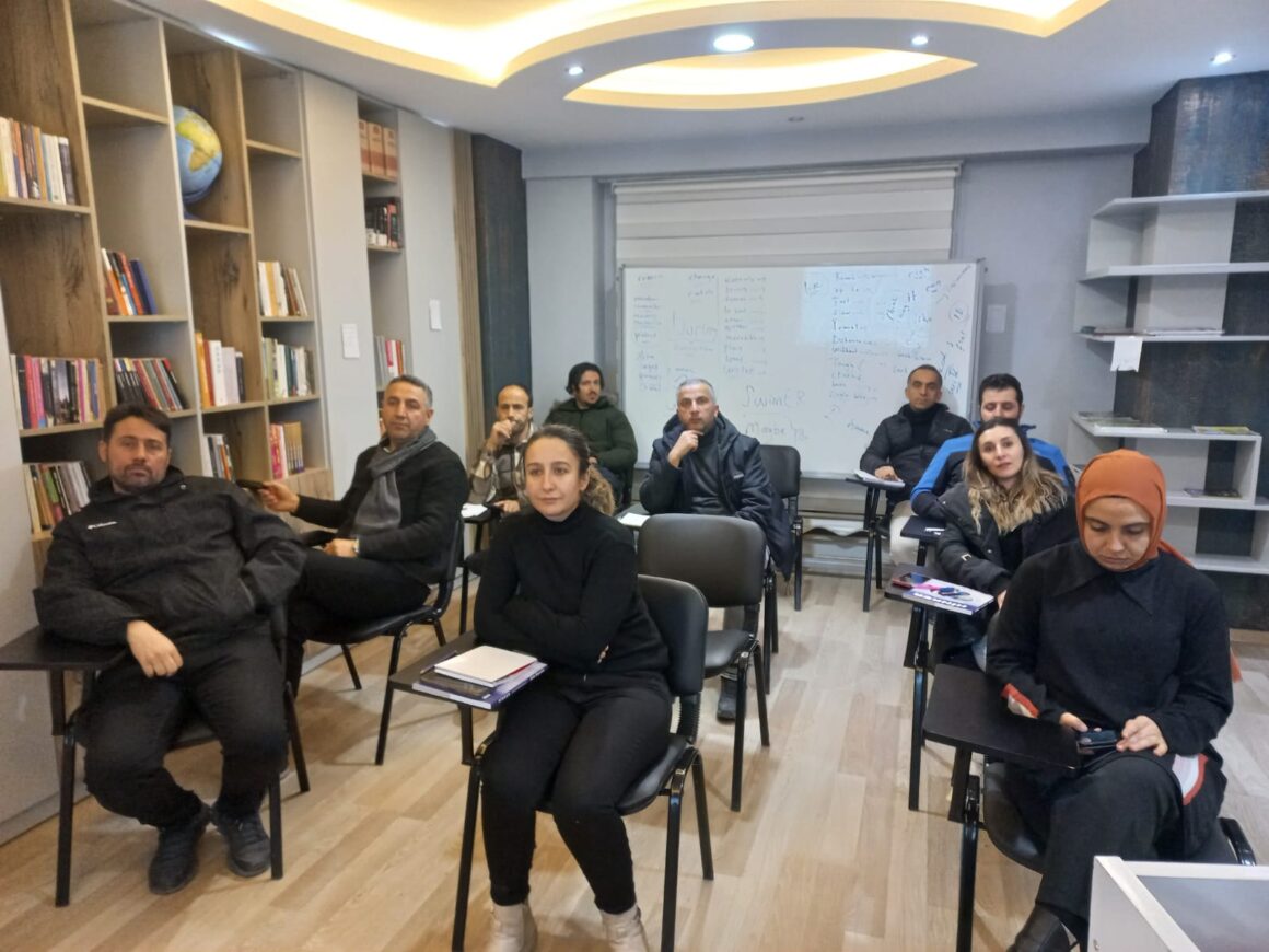 Asta Sêyem a Kursa Kurdî Dersa Ewil Kir