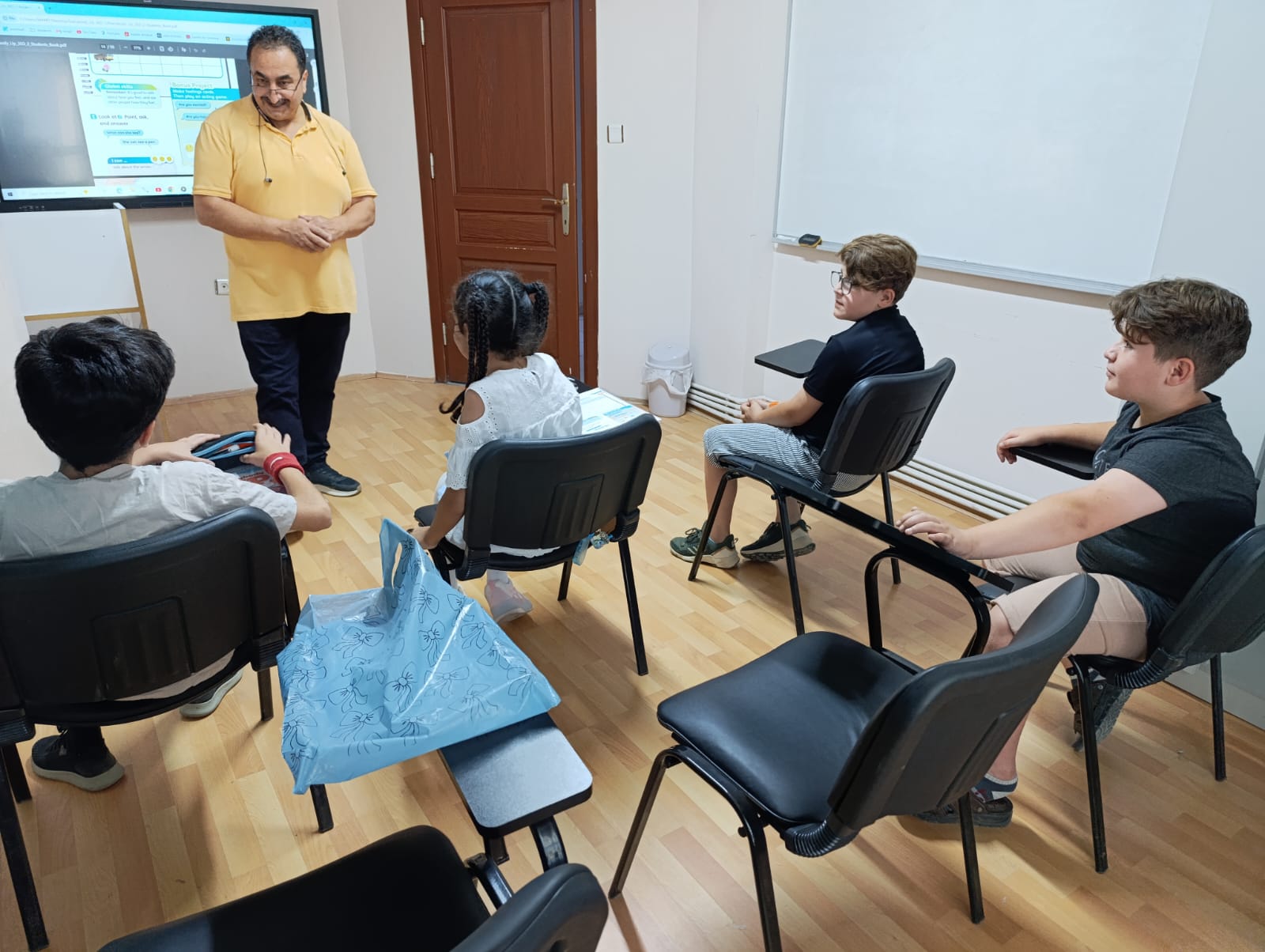 Kursa Îngilîzî · English class